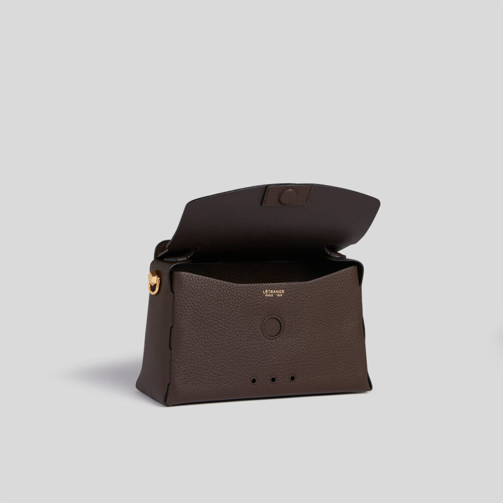 L'Attachant 10:30 - Brown