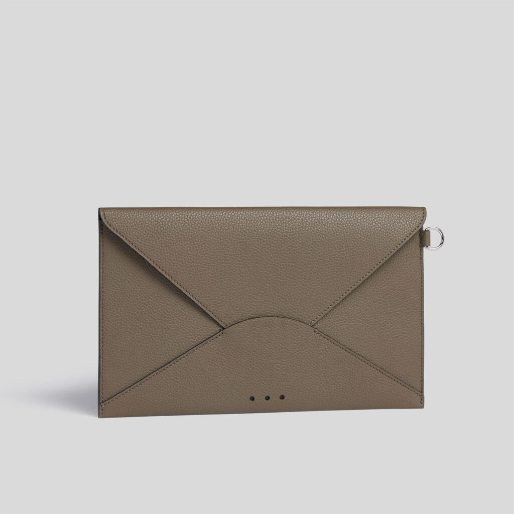La Pochette Enveloppe - Clay