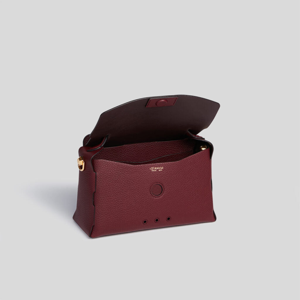 L'Attachant 10:30 - Burgundy